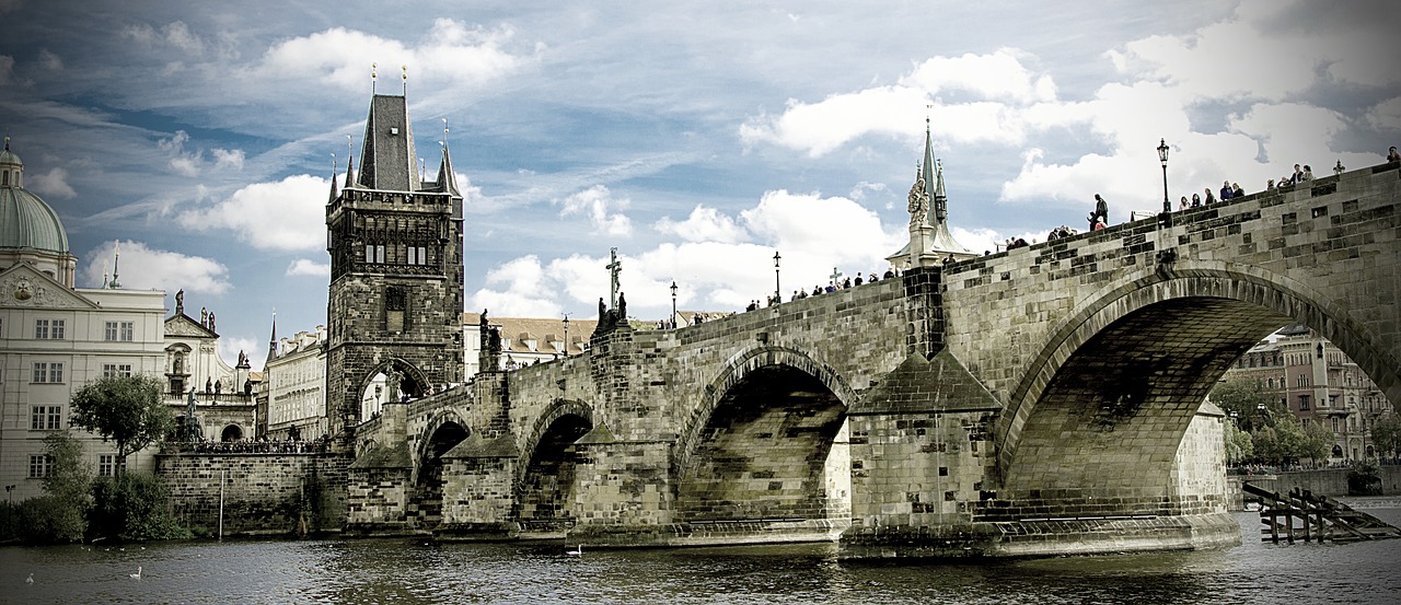 charles-bridge-2819533 1280